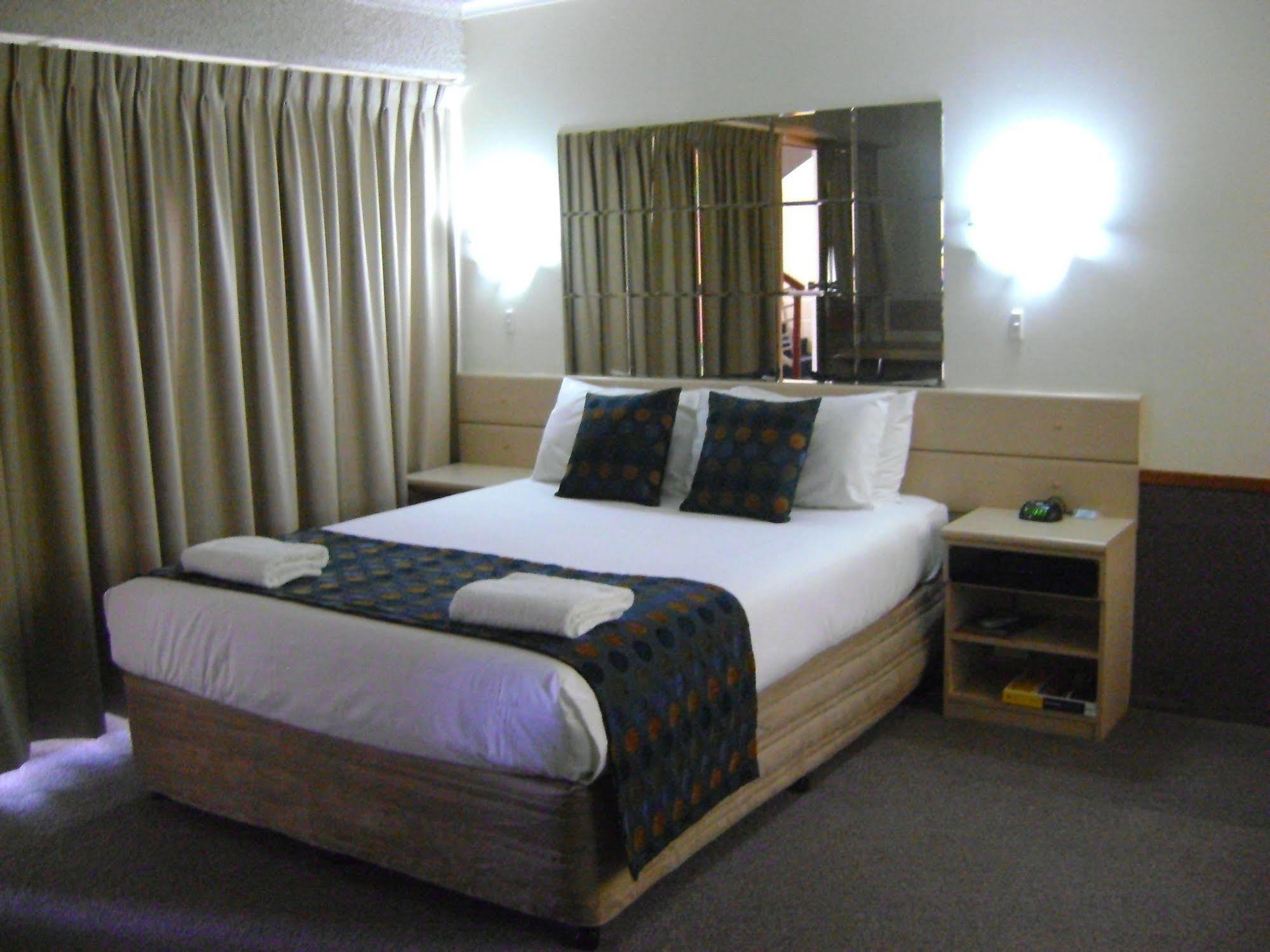 Rockhampton Court Motor Inn Ngoại thất bức ảnh